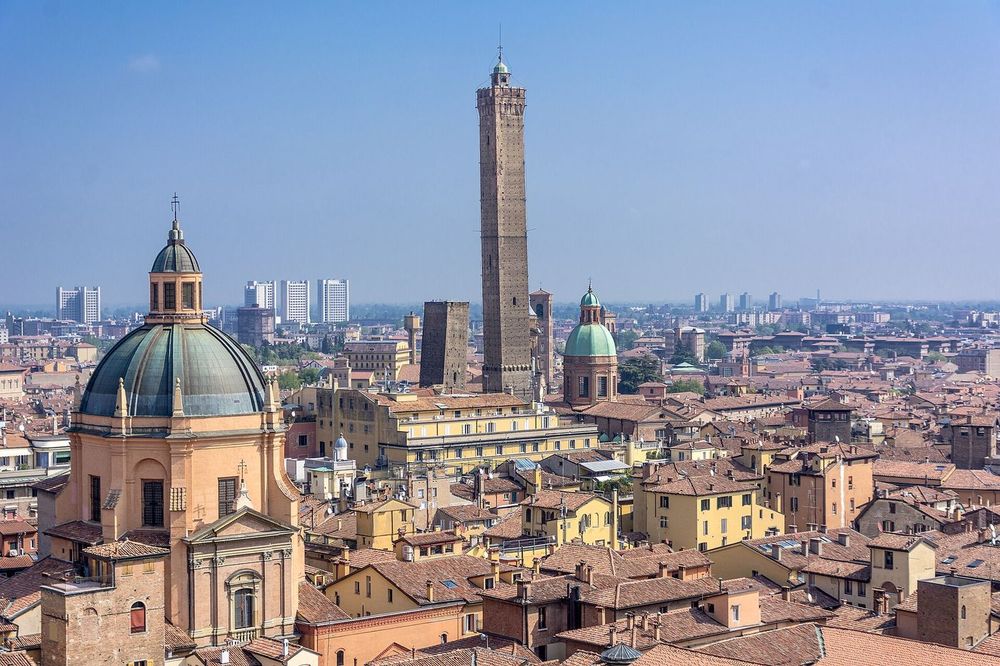 Bologna and its hills