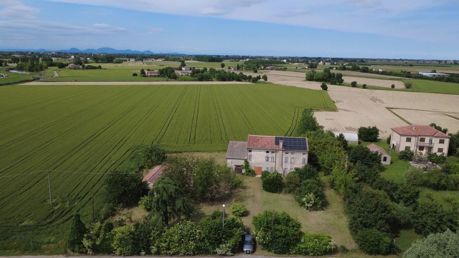 House – Venetian farmhouse for sale in Polesella, Italy
